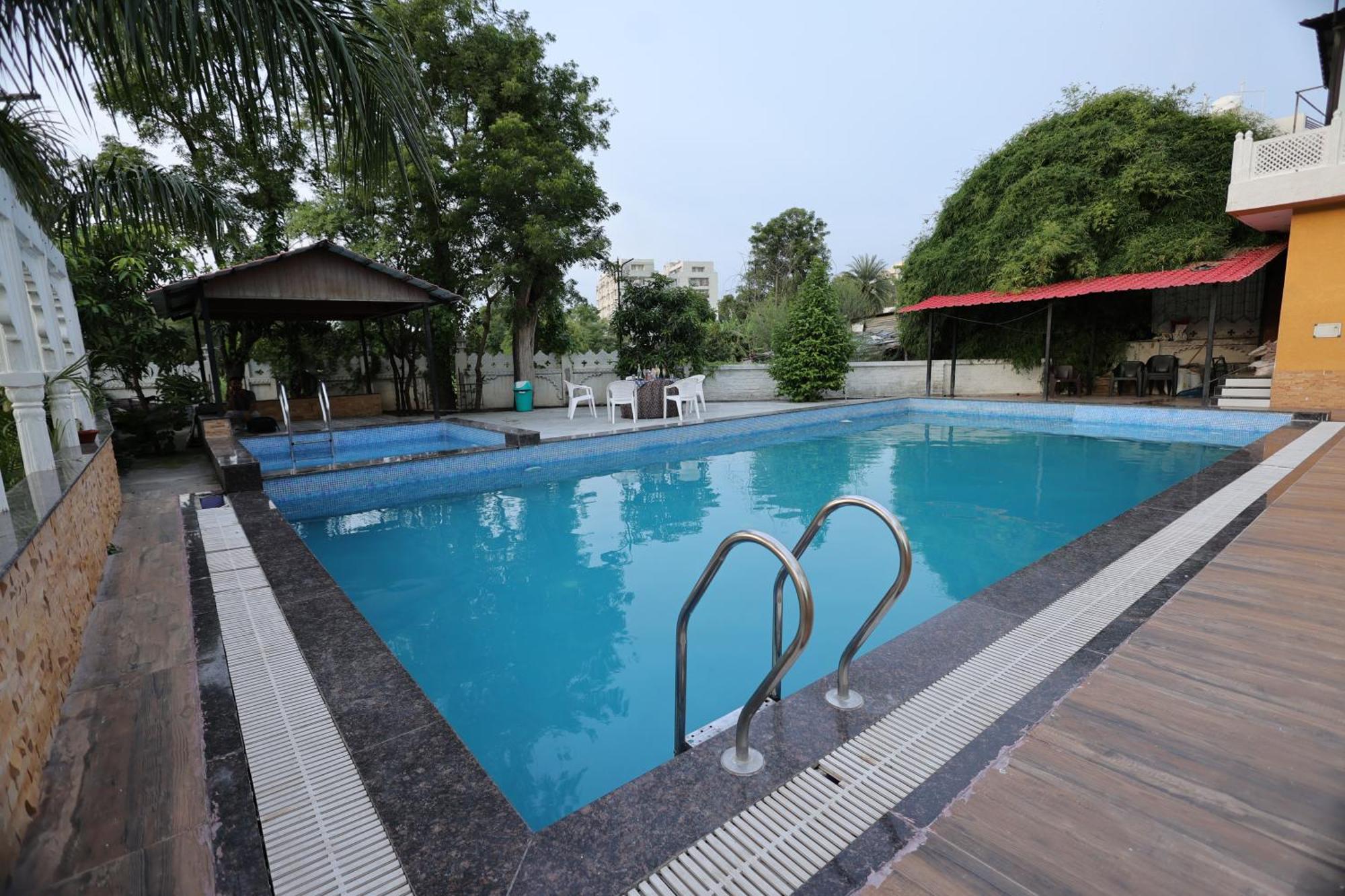 Manas Resort By Rudrakshi Udaipur Esterno foto