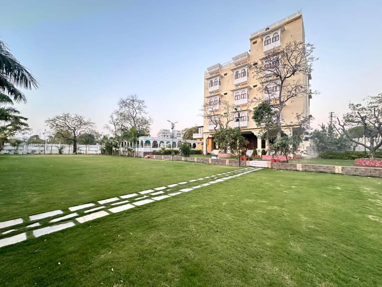 Manas Resort By Rudrakshi Udaipur Esterno foto