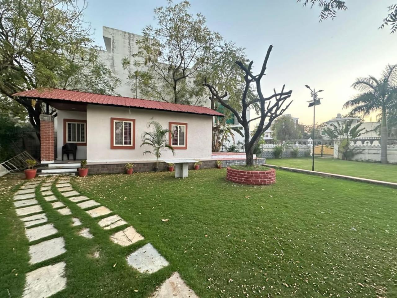 Manas Resort By Rudrakshi Udaipur Esterno foto